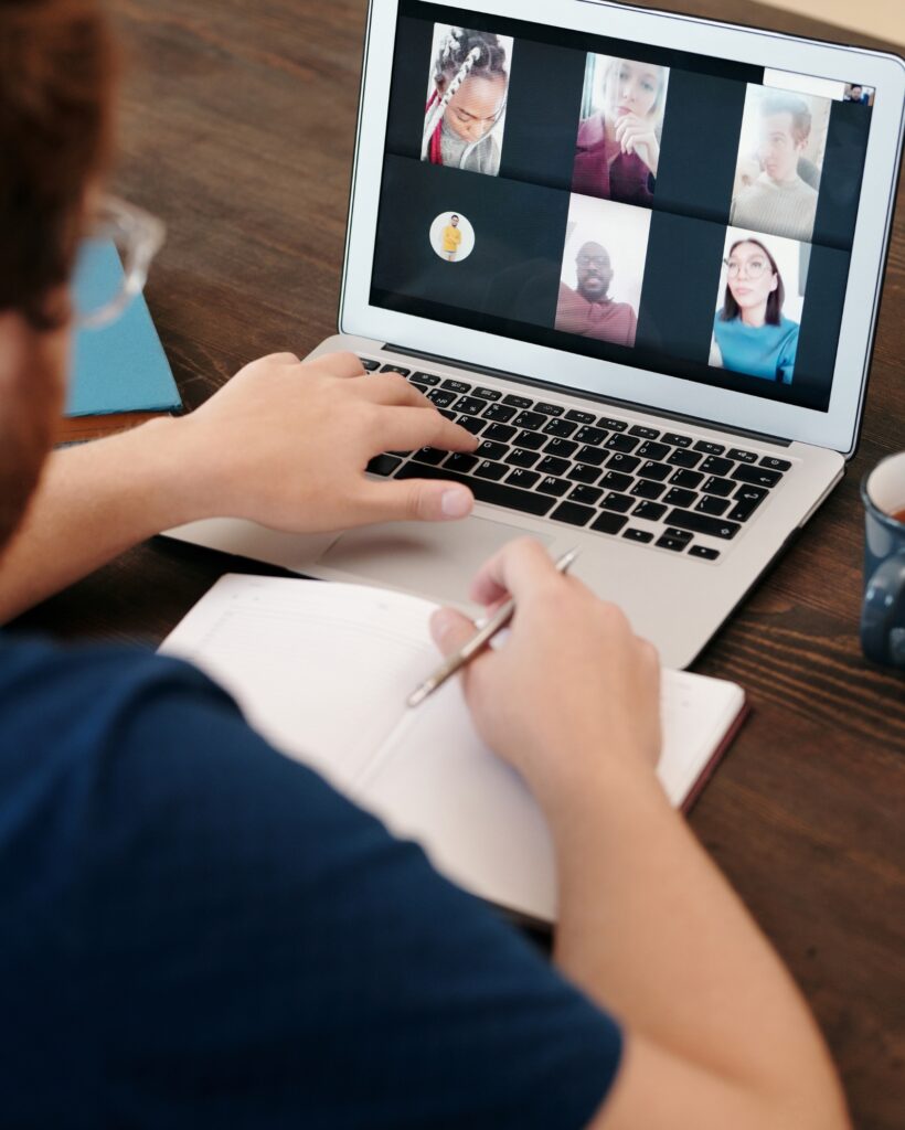 Estudo de Inglês em Grupo